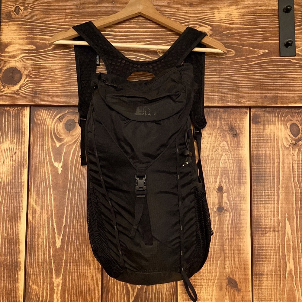 REI flash 22 light weight day pack